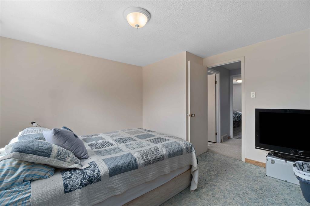 1327 ASCOT Circle, Sarnia, Ontario, Canada