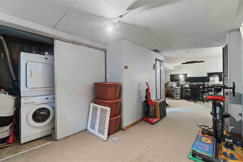 1327 ASCOT Circle, Sarnia, Ontario, Canada