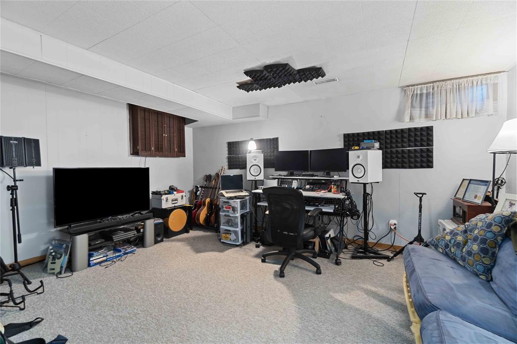 1327 ASCOT Circle, Sarnia, Ontario, Canada