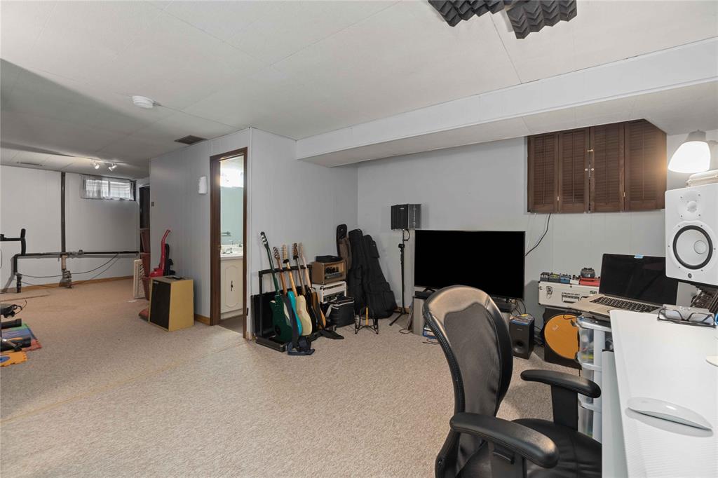 1327 ASCOT Circle, Sarnia, Ontario, Canada