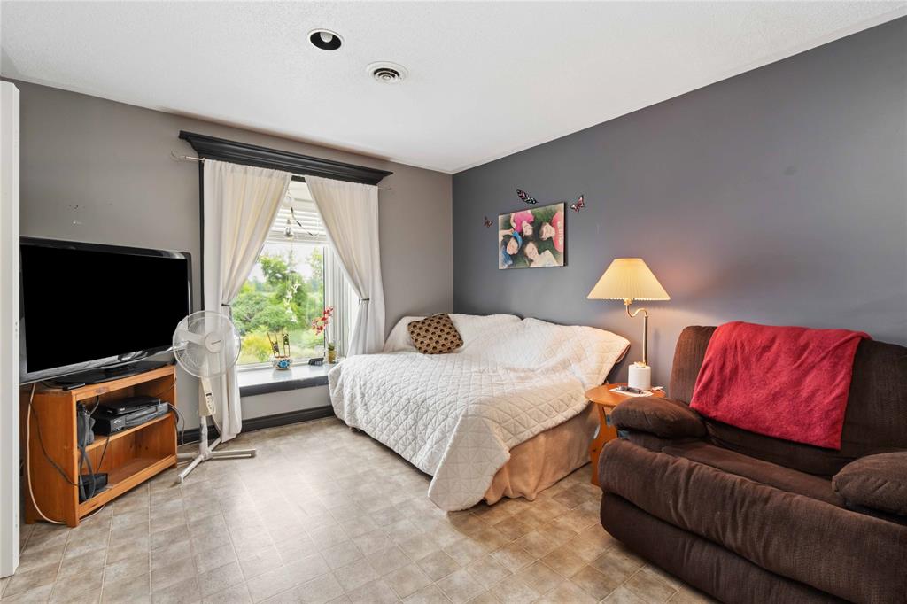 1500 OLD LONDON Road, Sarnia, Ontario, Canada