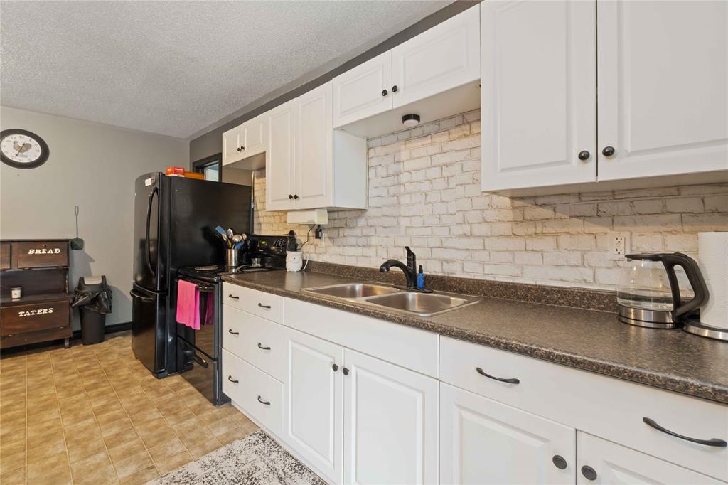 1500 OLD LONDON Road, Sarnia, Ontario, Canada