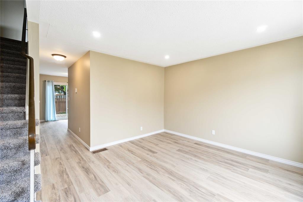 881 CARLETON Place Unit# 6, Sarnia, Ontario, Canada