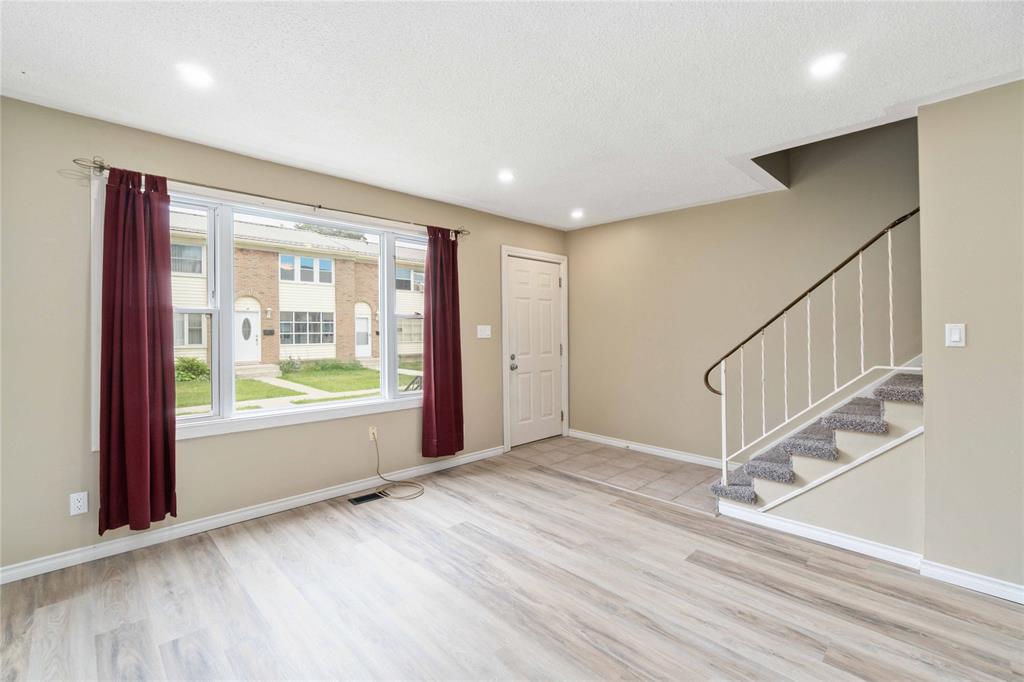 881 CARLETON Place Unit# 6, Sarnia, Ontario, Canada