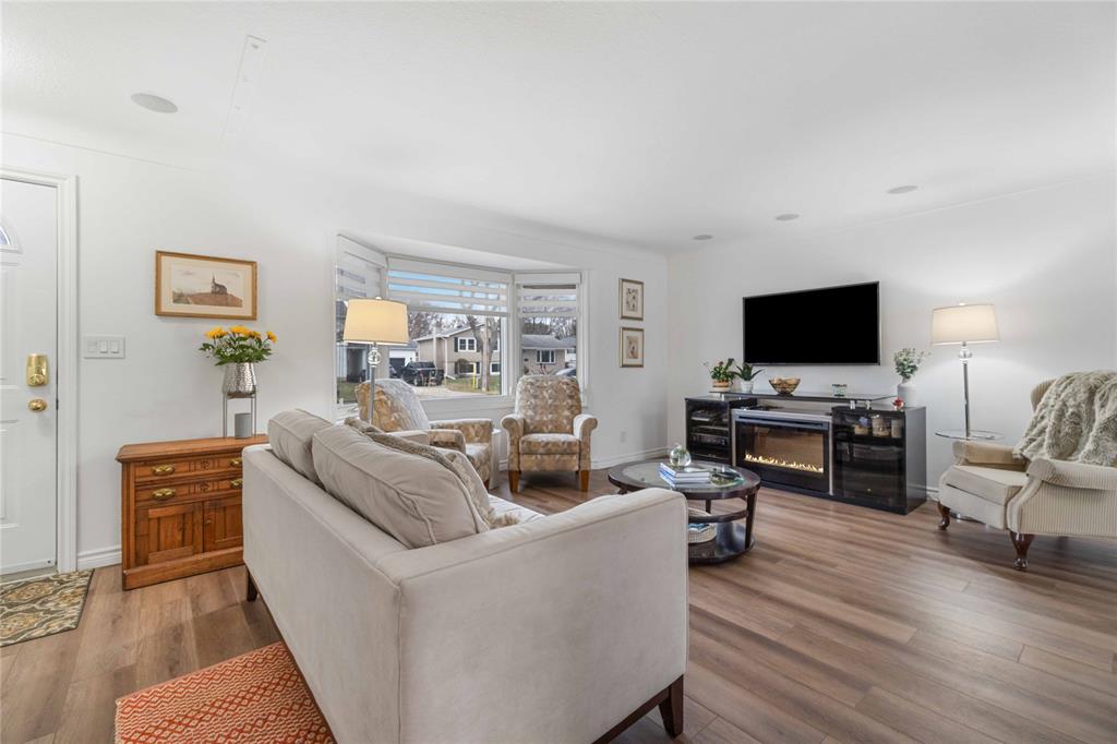 1244 LANG Street, Sarnia, Ontario, Canada photo 3