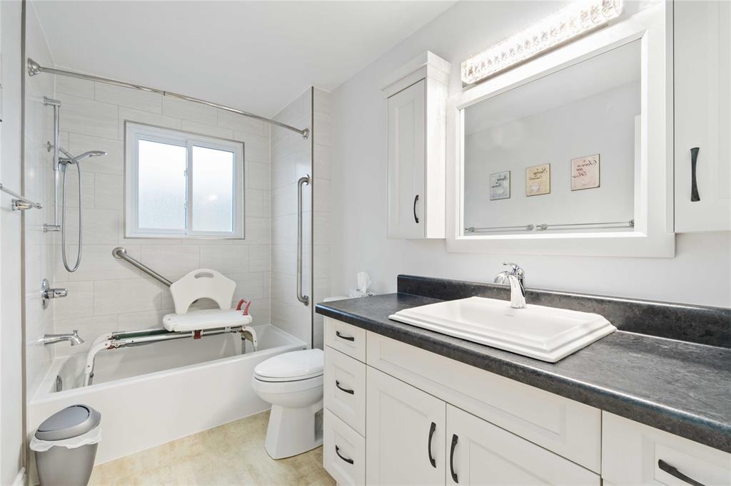 929 ASSINIBOINE Crescent, Sarnia, Ontario, Canada photo 11