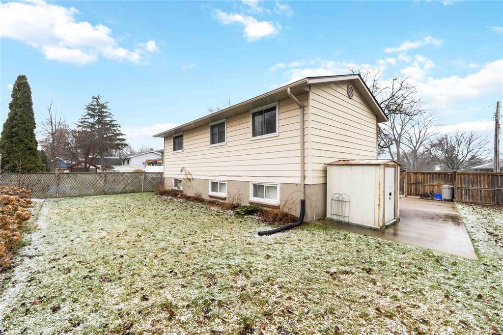 929 ASSINIBOINE Crescent, Sarnia, Ontario, Canada photo 28