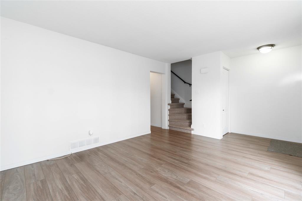 1023 SALISBURY Street Unit# 7, Sarnia, Ontario, Canada photo 4