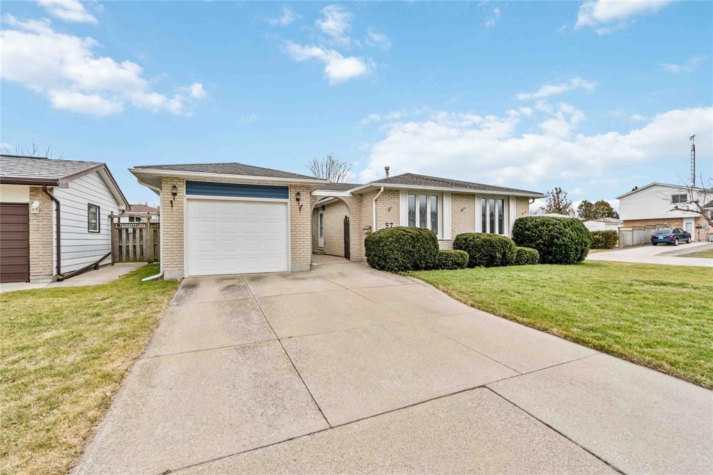 57 TURNER Drive, Sarnia, Ontario, Canada photo 2