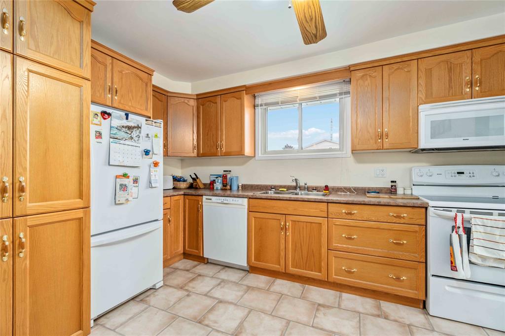 57 TURNER Drive, Sarnia, Ontario, Canada photo 12