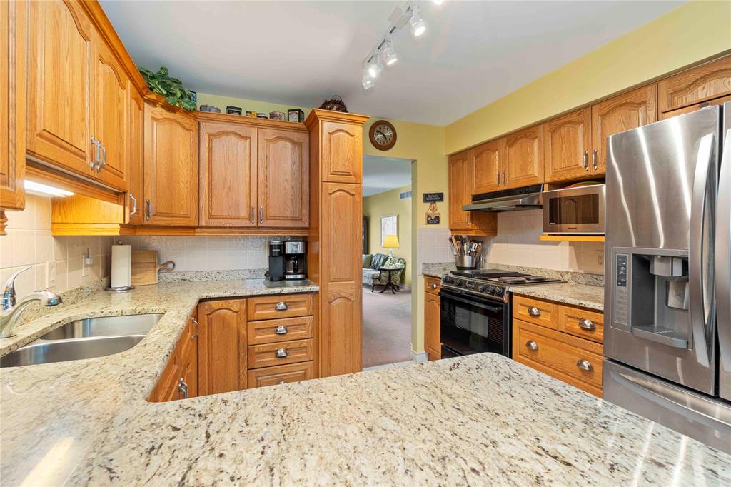 41 MICHAEL SNOW Court, Sarnia, Ontario, Canada