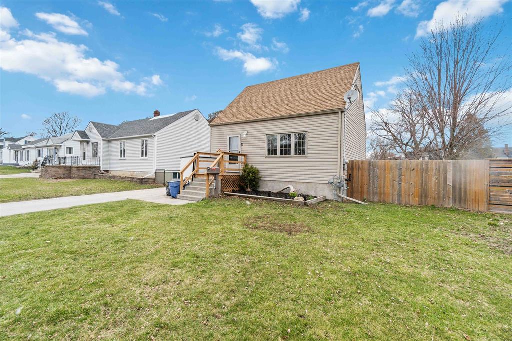 674 HALL Street, Sarnia, Ontario, Canada photo 1