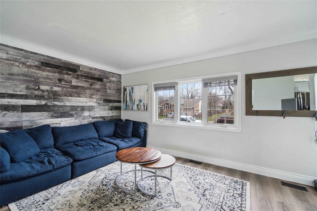 674 HALL Street, Sarnia, Ontario, Canada photo 3