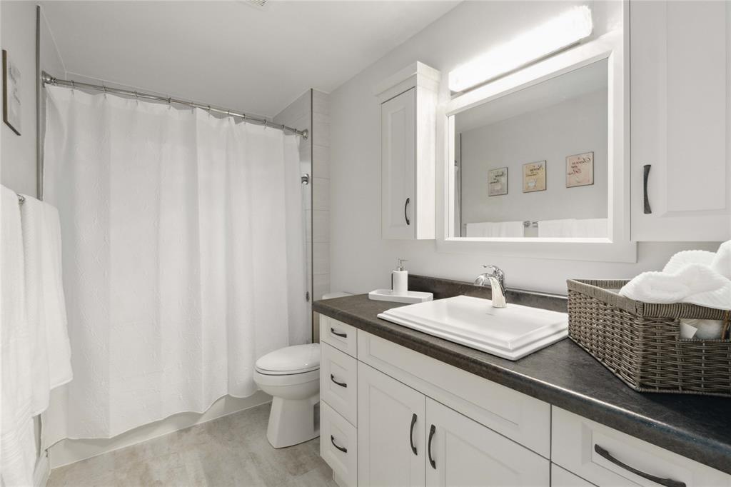 929 ASSINIBOINE Crescent, Sarnia, Ontario, Canada photo 16