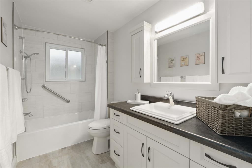 929 ASSINIBOINE Crescent, Sarnia, Ontario, Canada photo 17