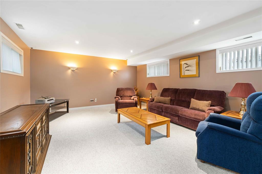 929 ASSINIBOINE Crescent, Sarnia, Ontario, Canada photo 18