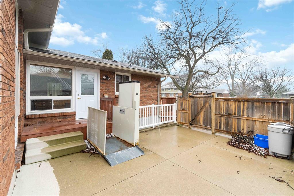 929 ASSINIBOINE Crescent, Sarnia, Ontario, Canada photo 25