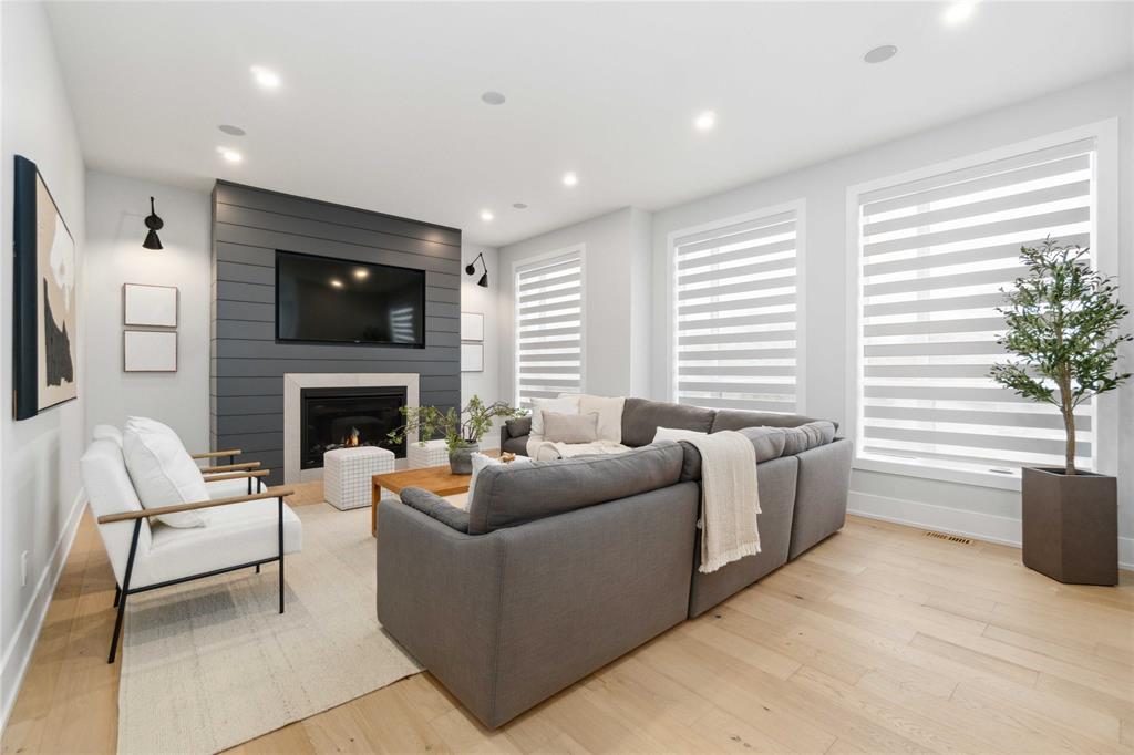 414 SILVER SANDS Lane, Sarnia, Ontario, Canada