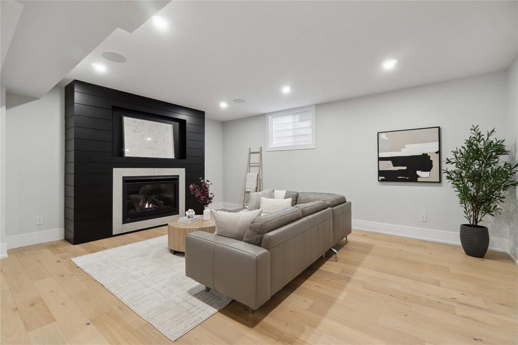 414 SILVER SANDS Lane, Sarnia, Ontario, Canada