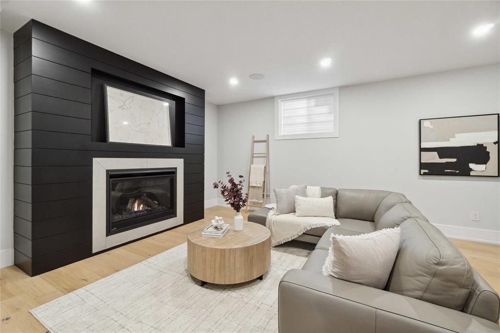 414 SILVER SANDS Lane, Sarnia, Ontario, Canada
