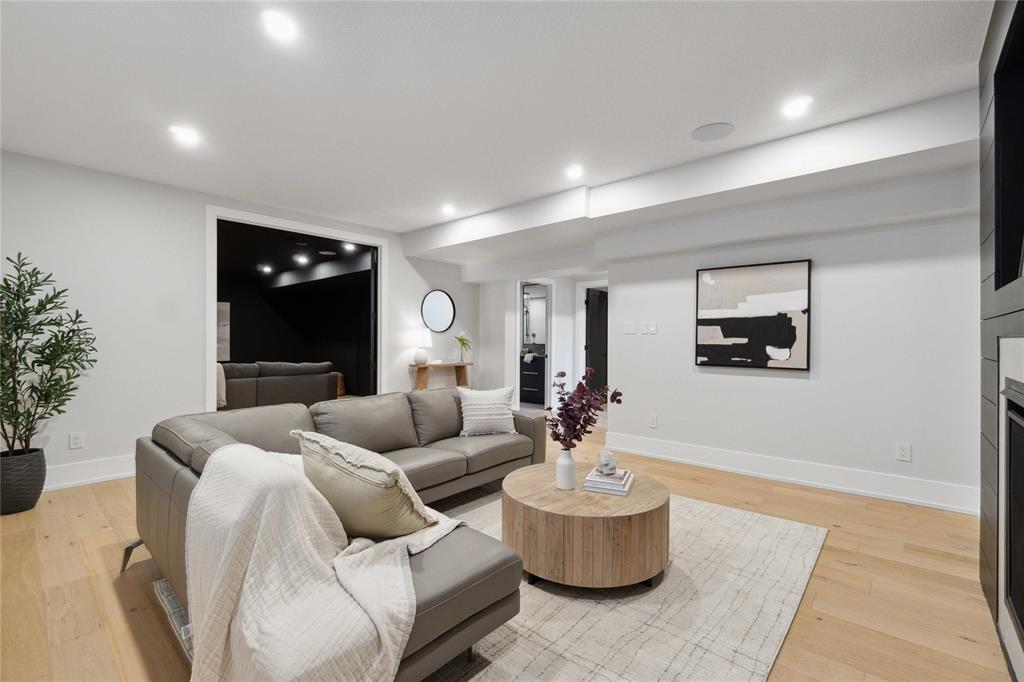 414 SILVER SANDS Lane, Sarnia, Ontario, Canada