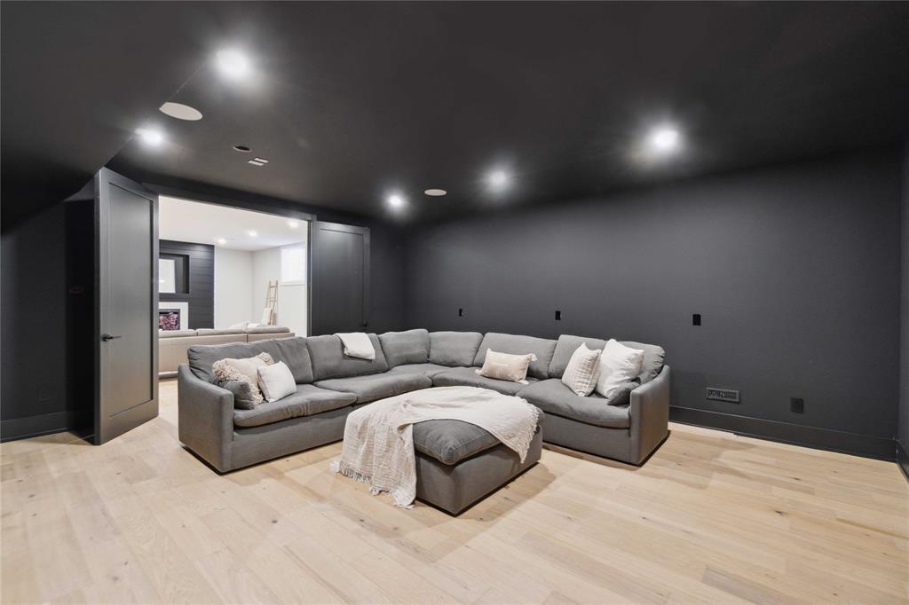 414 SILVER SANDS Lane, Sarnia, Ontario, Canada