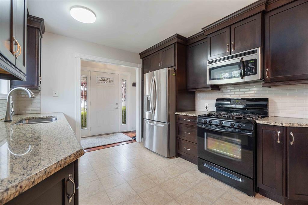 654 ORCHARD Avenue, Sarnia, Ontario, Canada