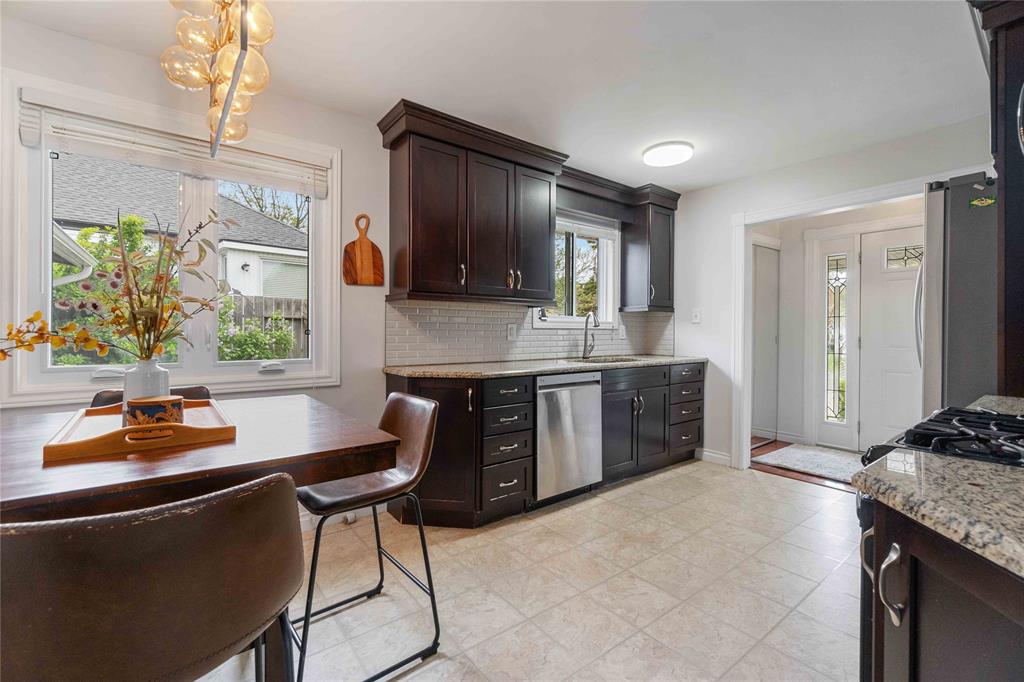654 ORCHARD Avenue, Sarnia, Ontario, Canada