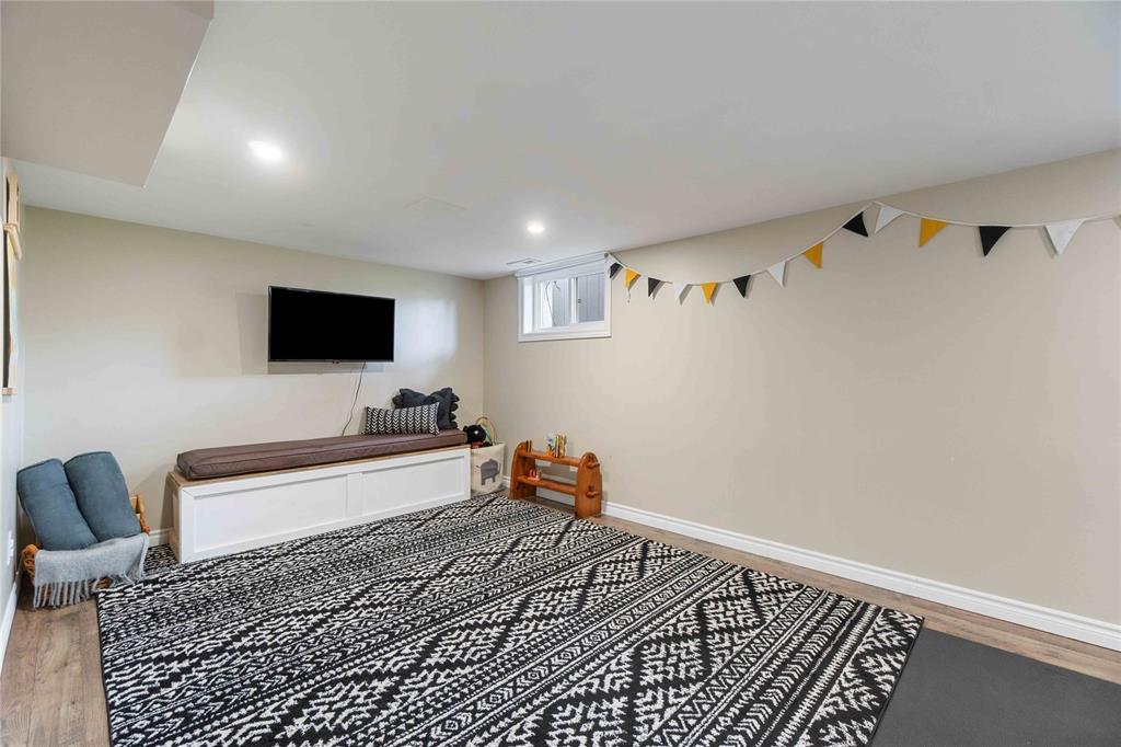 654 ORCHARD Avenue, Sarnia, Ontario, Canada