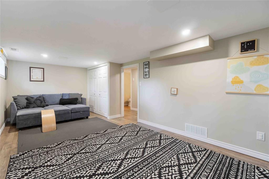 654 ORCHARD Avenue, Sarnia, Ontario, Canada