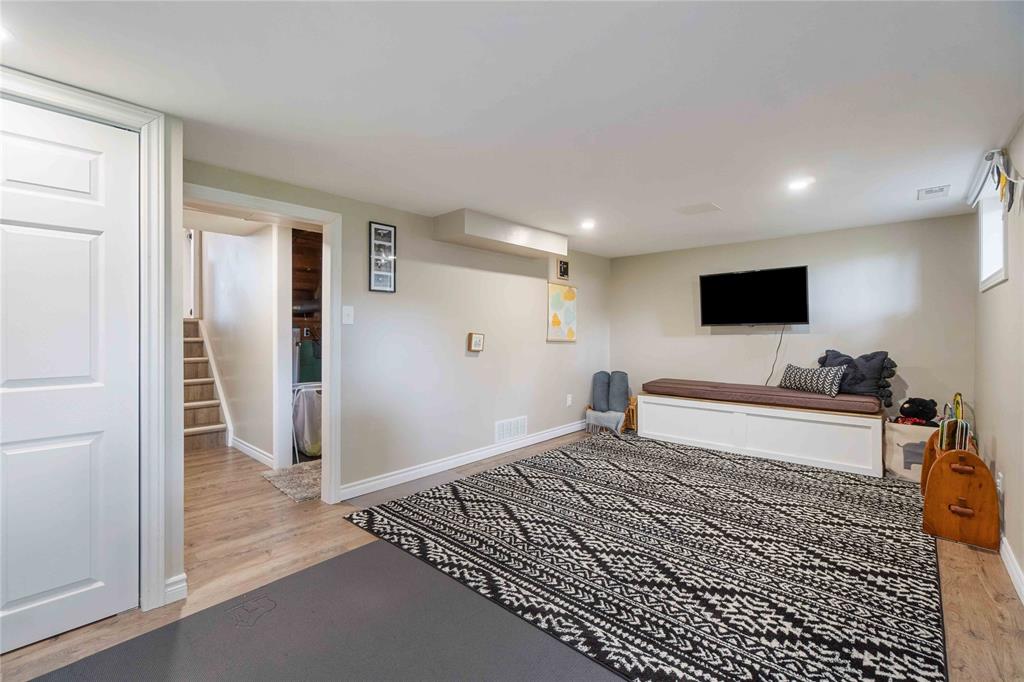 654 ORCHARD Avenue, Sarnia, Ontario, Canada