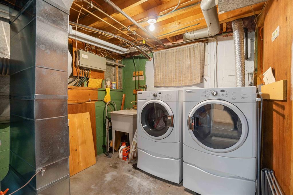 654 ORCHARD Avenue, Sarnia, Ontario, Canada