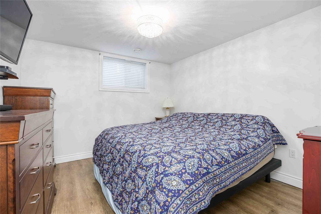 813 CARRIAGE Way, Sarnia, Ontario, Canada