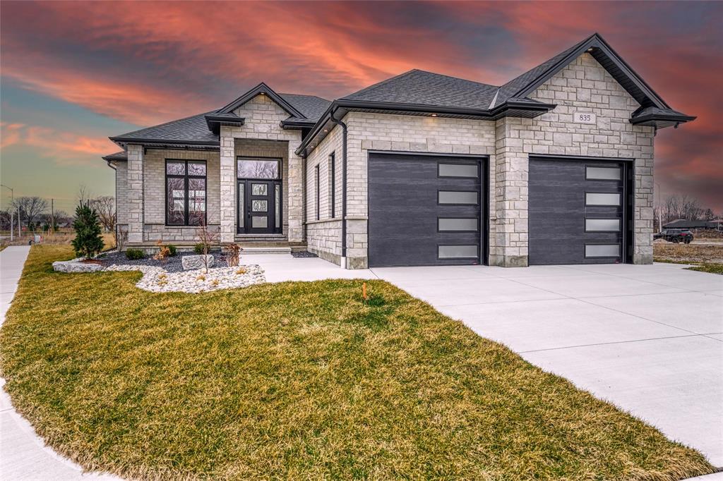 835 MAGNOLIA Lane, Sarnia, Ontario, Canada