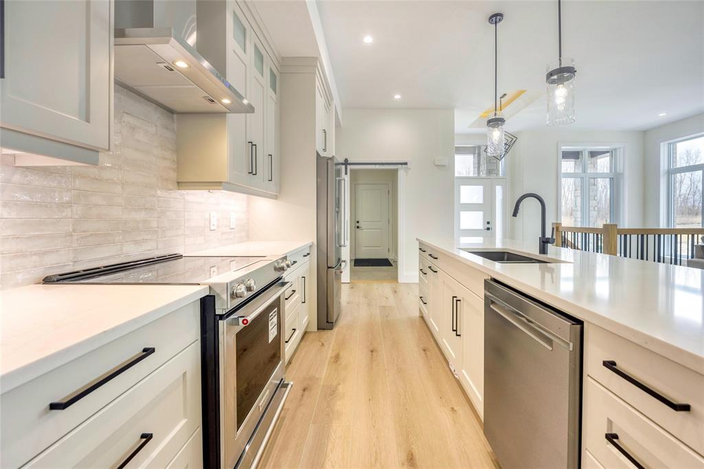 835 MAGNOLIA Lane, Sarnia, Ontario, Canada