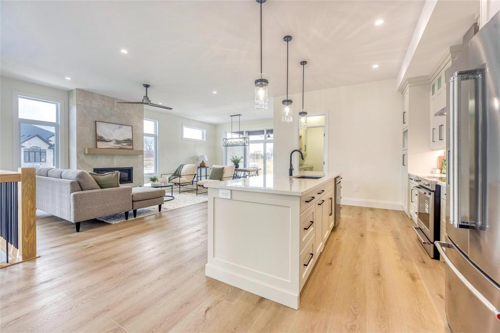 835 MAGNOLIA Lane, Sarnia, Ontario, Canada
