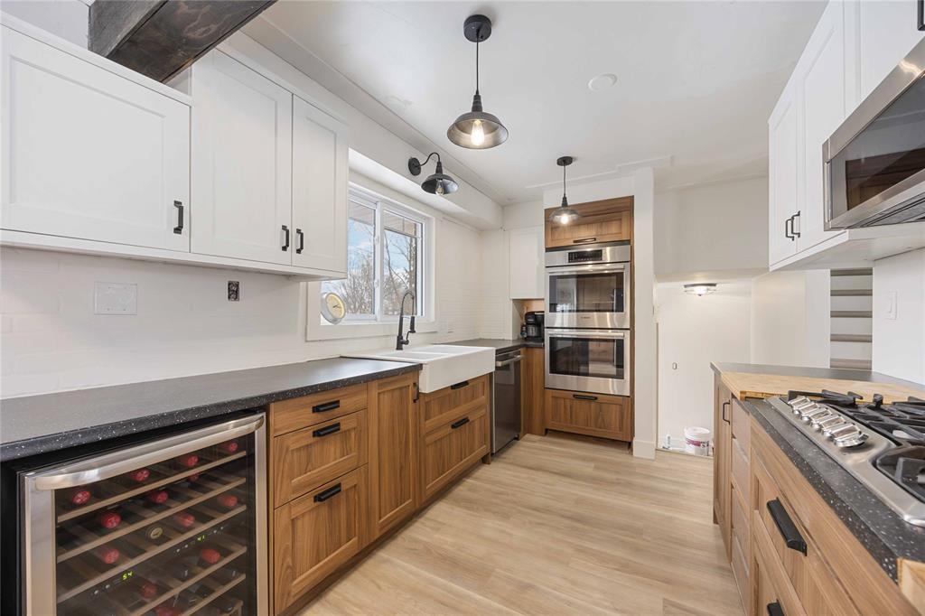 572 THAMES Street, Plympton-Wyoming, Ontario, Canada