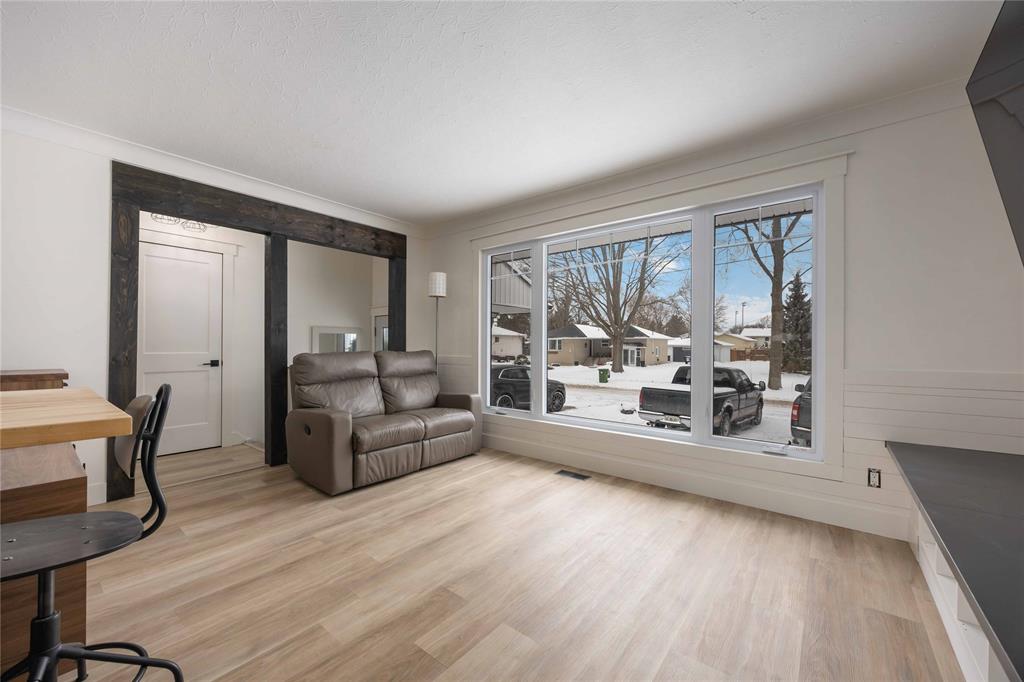 572 THAMES Street, Plympton-Wyoming, Ontario, Canada