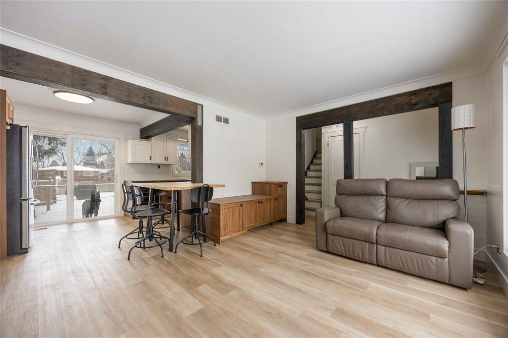 572 THAMES Street, Plympton-Wyoming, Ontario, Canada