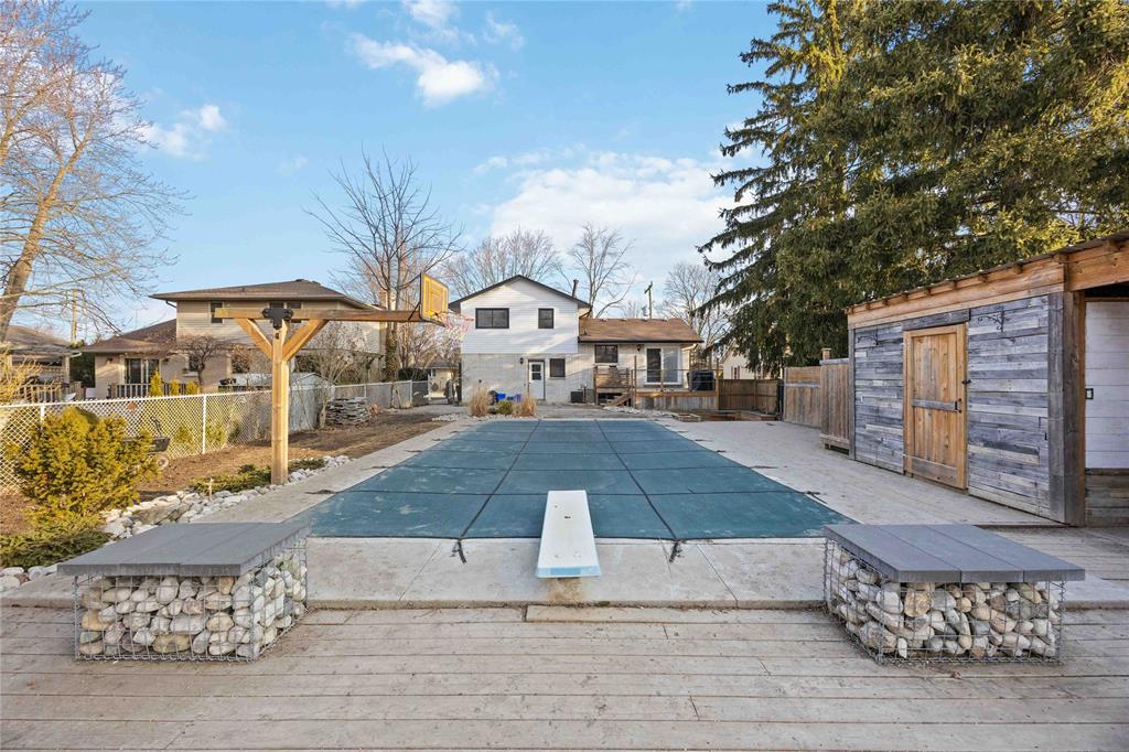 572 THAMES Street, Plympton-Wyoming, Ontario, Canada