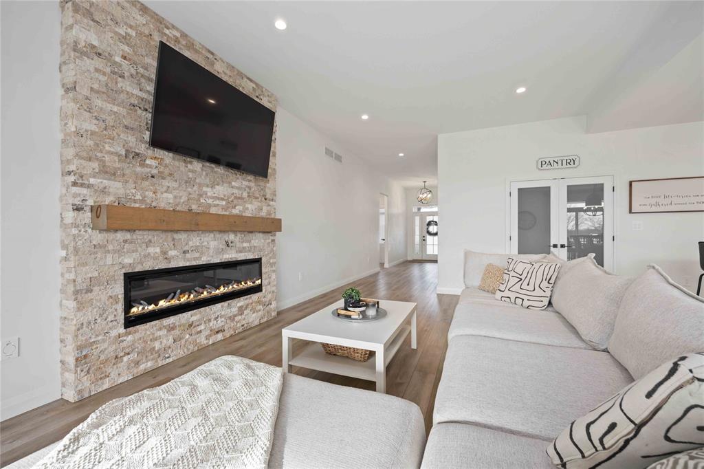 397 BAYHILL Drive, St. Clair, Ontario, Canada