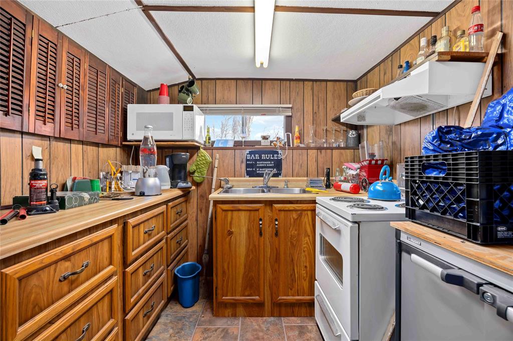 1866 BLACKWELL Road, Sarnia, Ontario, Canada