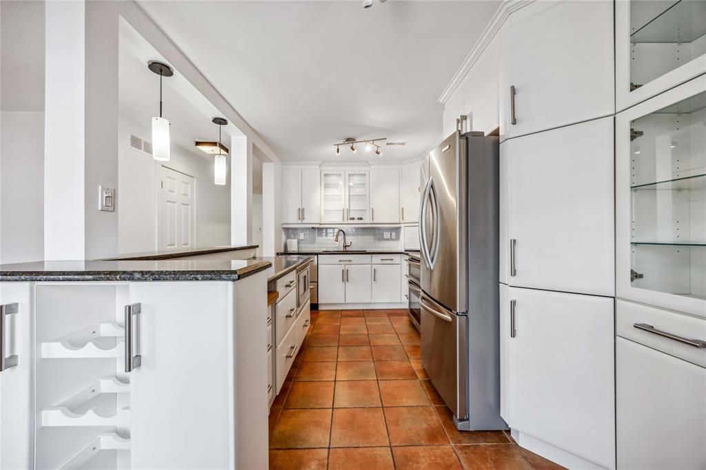 1500 VENETIAN Boulevard Unit# W-17, Point Edward, Ontario, Canada