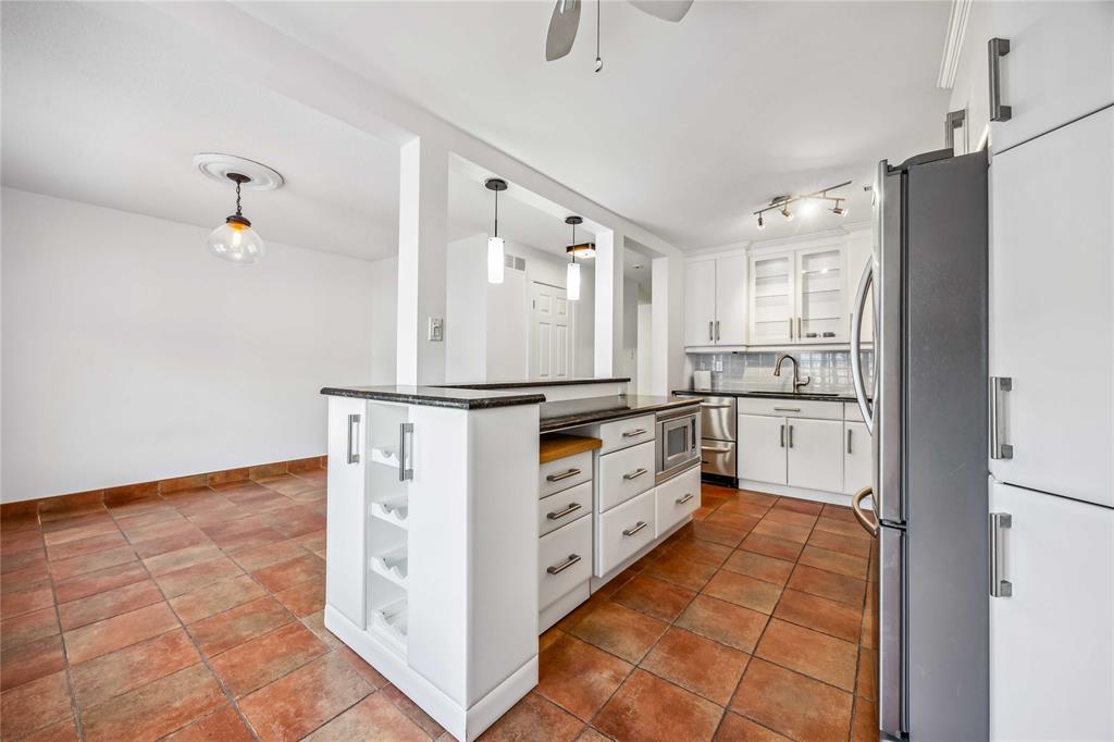 1500 VENETIAN Boulevard Unit# W-17, Point Edward, Ontario, Canada
