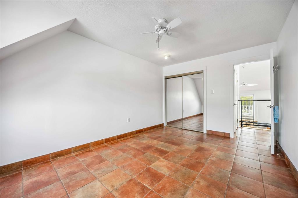 1500 VENETIAN Boulevard Unit# W-17, Point Edward, Ontario, Canada
