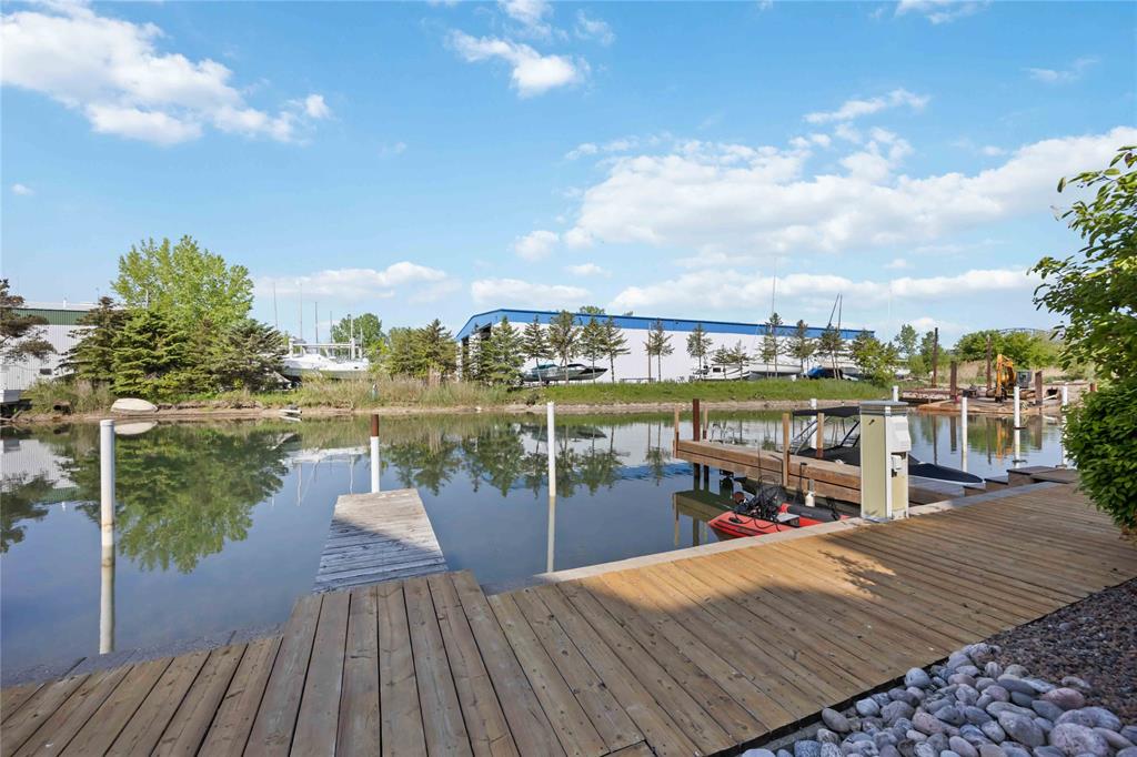 1550 VENETIAN Boulevard Unit# 102, Point Edward, Ontario, Canada