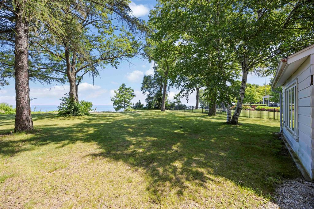 1898 LAKESHORE Road, Sarnia, Ontario, Canada photo 5