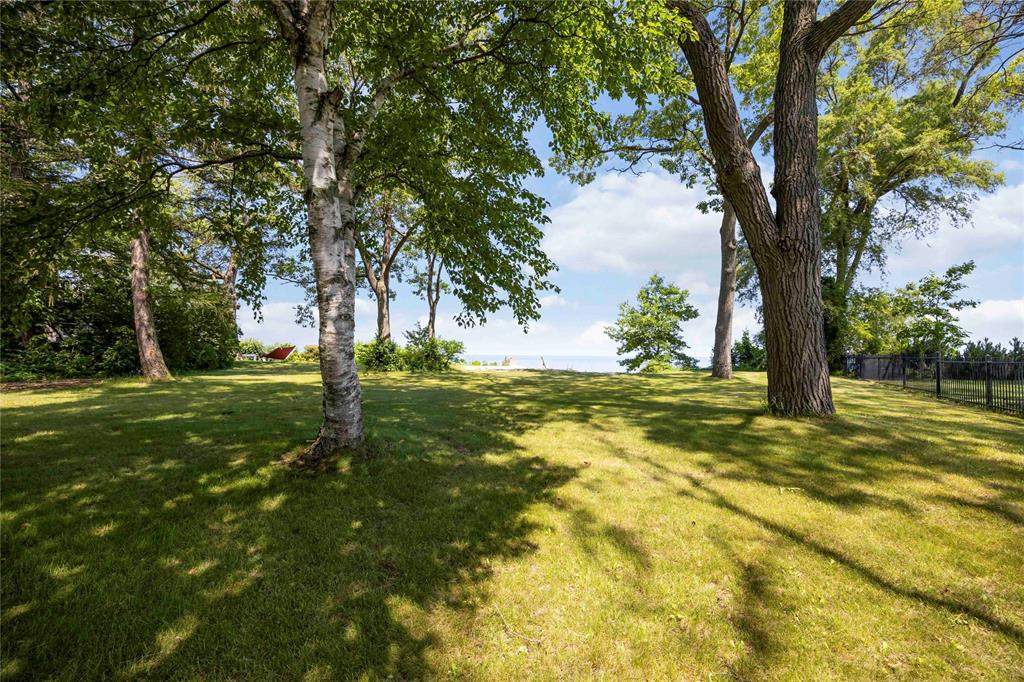 1898 LAKESHORE Road, Sarnia, Ontario, Canada photo 6