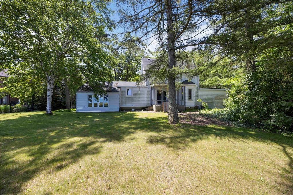 1898 LAKESHORE Road, Sarnia, Ontario, Canada photo 9