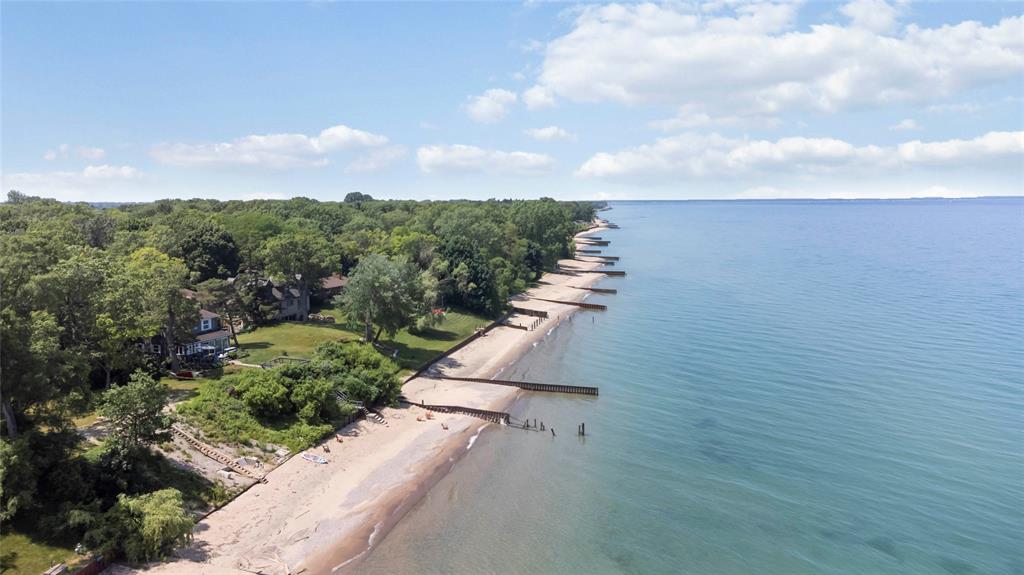 1898 LAKESHORE Road, Sarnia, Ontario, Canada photo 17